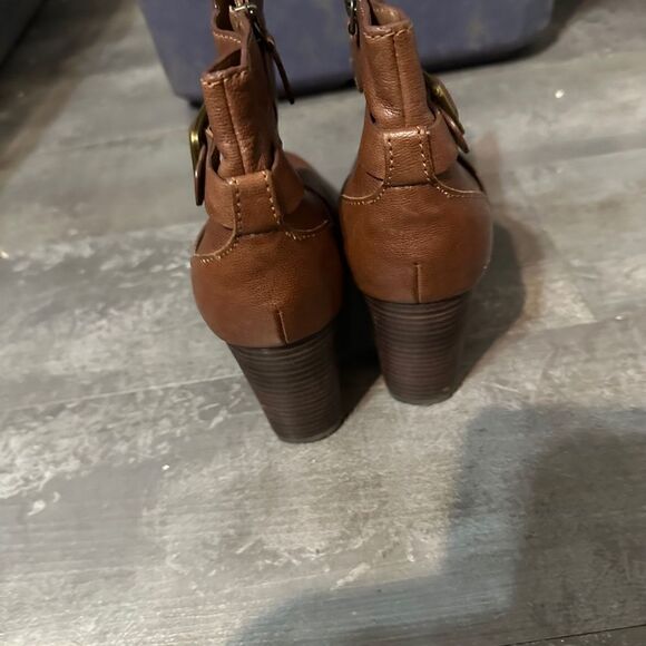 Cole Haan EUC Booties Size 9.5 - Picture 4 of 4